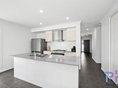 6 Willowbank Court, Epsom