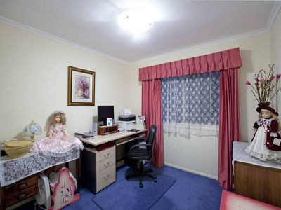 13 The Heights, Underwood