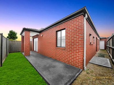 47 Surround Drive, Mambourin