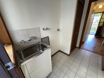 2 / 63 Rhodes Parade, Oak Park