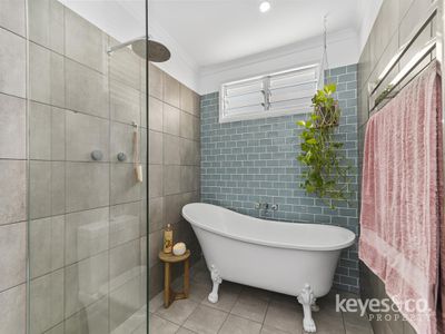 2 The Avenue, Hermit Park