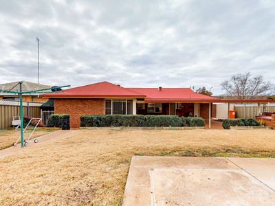 1 Catchpole Close, Dubbo