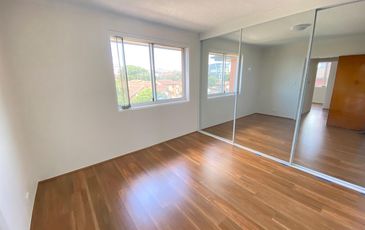 9 / 8 Flack Avenue, Hillsdale