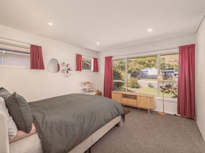 6 Laing Crescent, Heathcote Valley