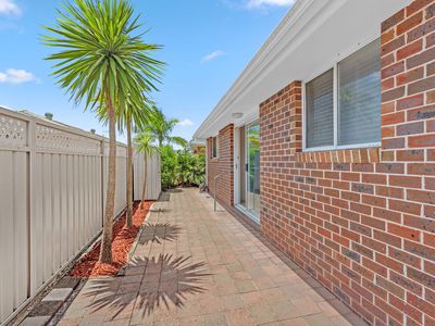2 / 7 Windsor Place, Tuncurry