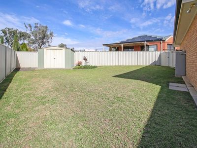 2 Medinah Ct, West Wodonga