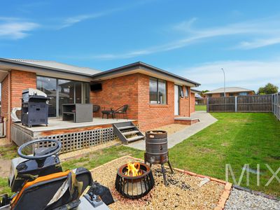 1 / 19 Joseph Link, Brighton