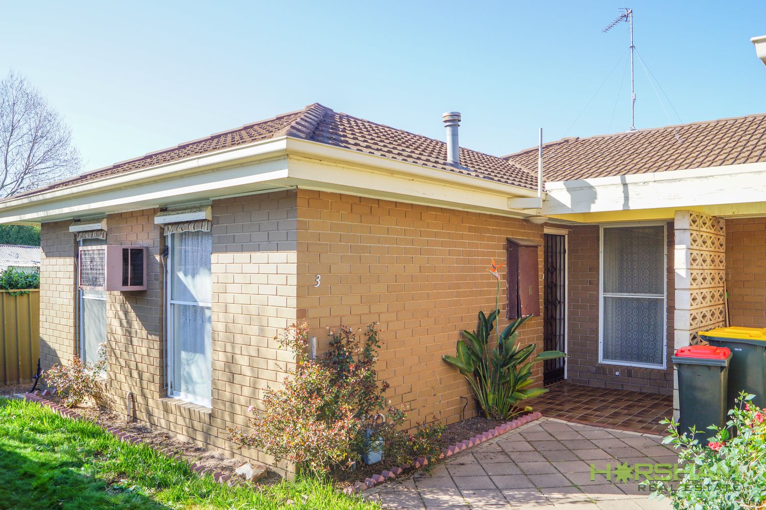 3 / 7 Roberts Avenue, Horsham