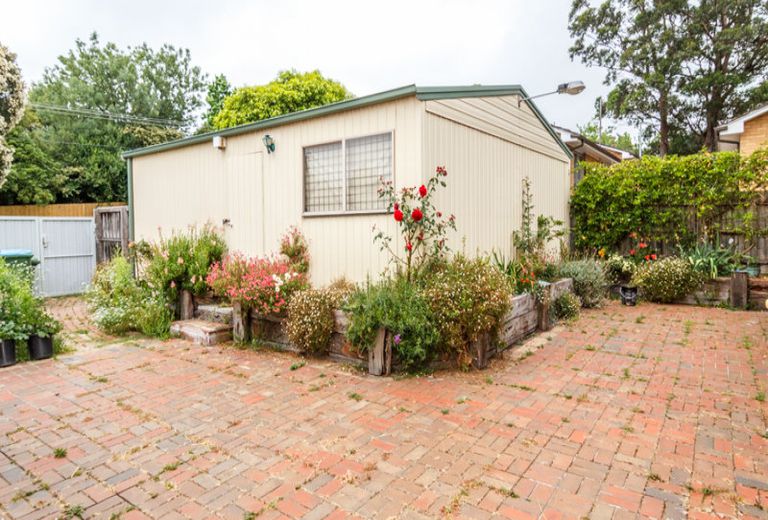 14 Knaith Road, Ringwood East