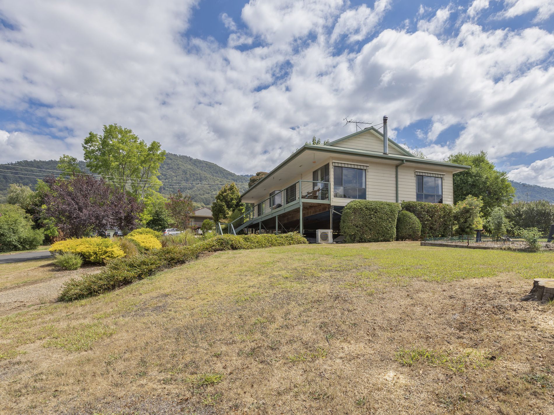 6 Charles Street, Tawonga