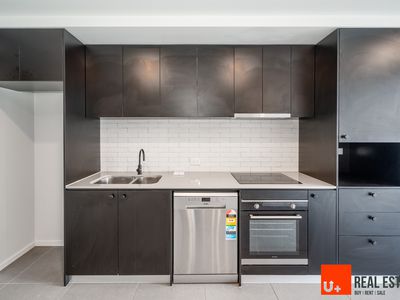 711 / 90 Swain St, Gungahlin