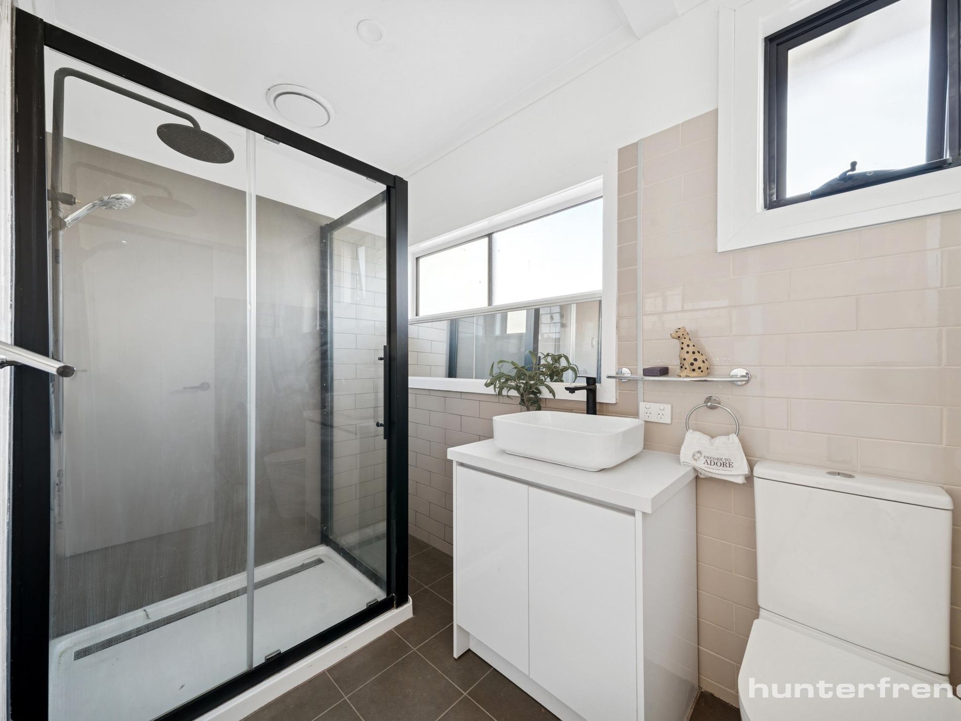 1 / 1 Almond Avenue, Brooklyn