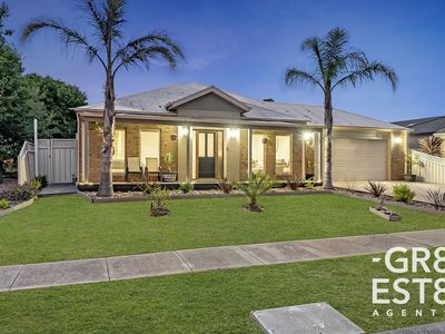 8 Kemsley Green, Cranbourne East