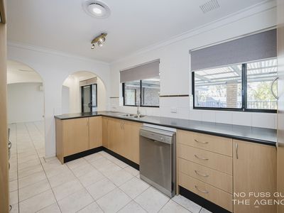 8 Dillenia Way, Greenwood