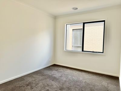 4 Akroydon Street, Werribee