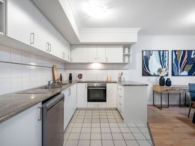 16 / 110 Mounts Bay Road, Perth