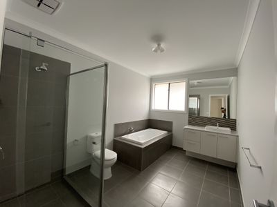 12 Juniper Grove, Rockbank
