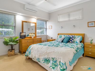 9 Turquoise Close, Bayview Heights