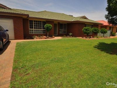 16 Kingfisher Street, Dubbo
