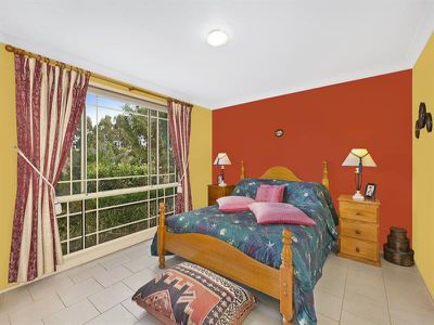 4 Flame Tree Cl, Hamlyn Terrace