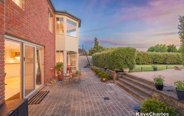 11 Windsor Drive, Beaconsfield