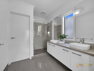 4 Akroydon Street, Werribee