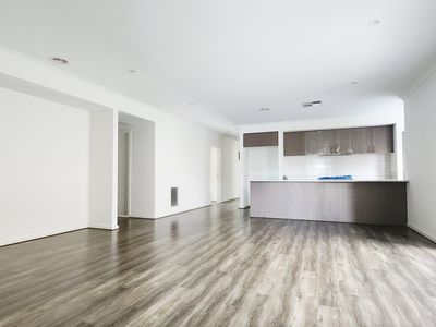 95 Holyoake Parade, Manor Lakes