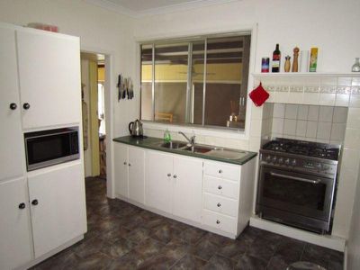 32 Benghasi Avenue, Golden Square