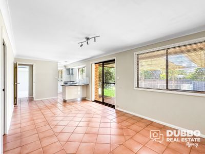 9 Jacqueline Drive, Dubbo