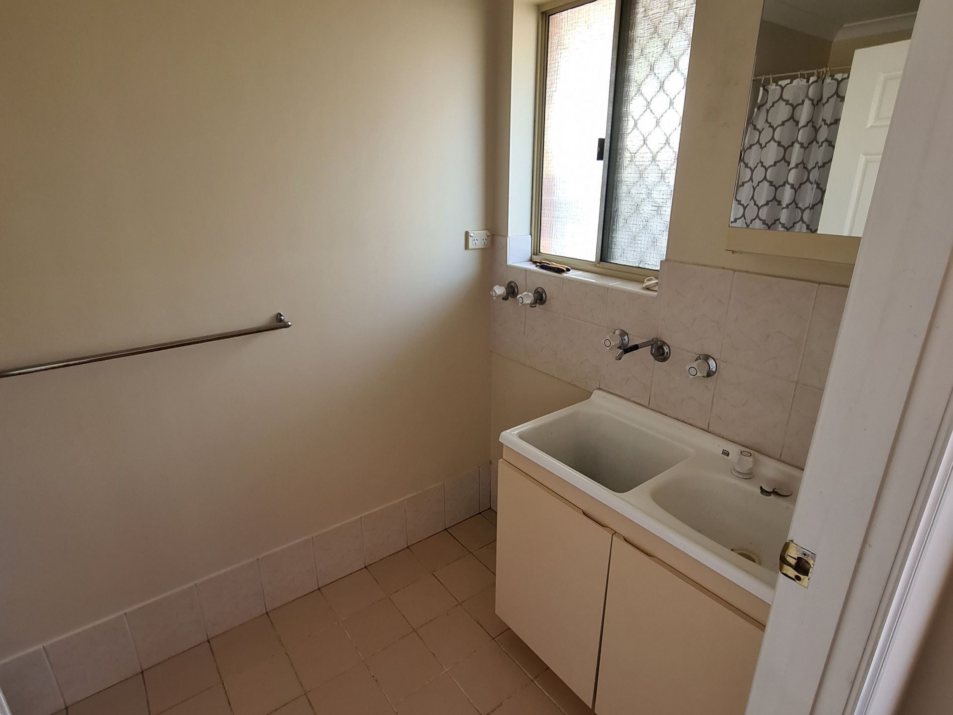 1 / 2 Wittenoom Street, Piccadilly