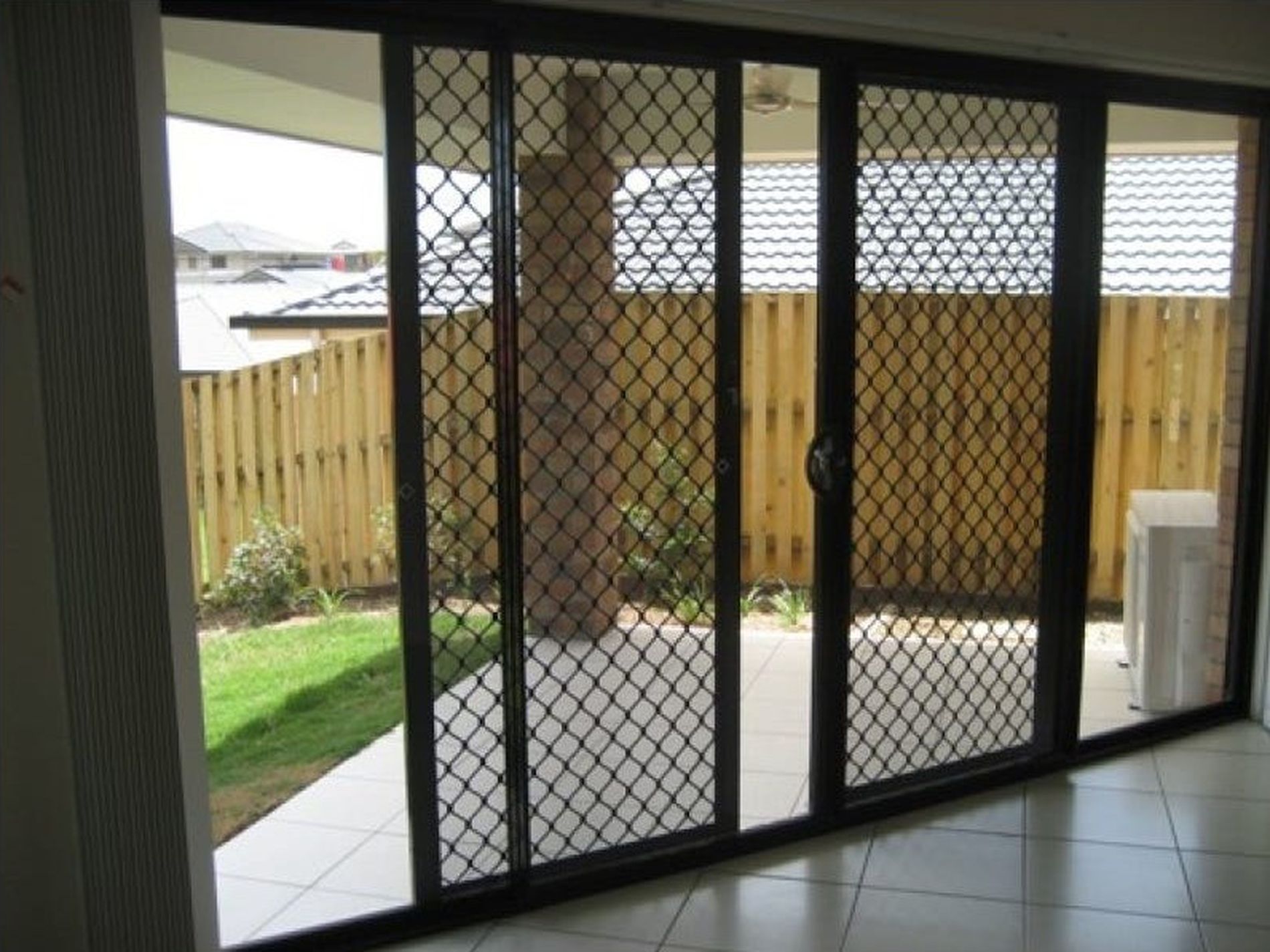 2 / 23 Cranberrie Cres, Pimpama