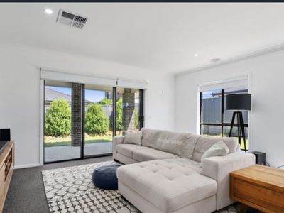 8 Mayo Street, Alfredton