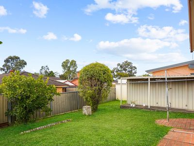 B4 / 31 Lenton Crescent, Oakhurst