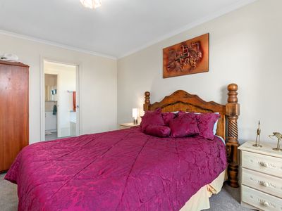 10 Resolute Avenue, Normanville
