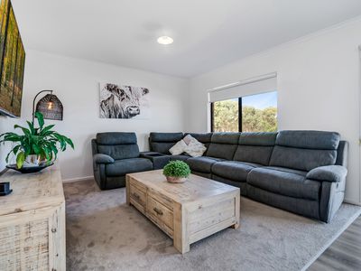 9 Hamilton Court, Heathcote
