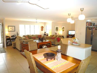 2 Honeyeater Ct, Woodgate