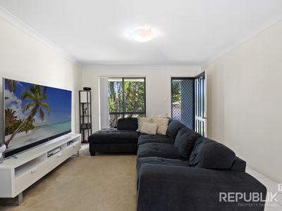 1 / 26 Witheren Circuit, Pacific Pines