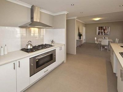 2 / 58 Central Avenue, Redcliffe