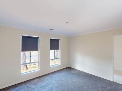 24 Caulfield Drive, Ascot