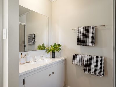 2 Brydon Way, The Wood