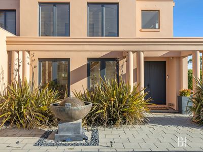 5 Ironbark Court, Hidden Valley