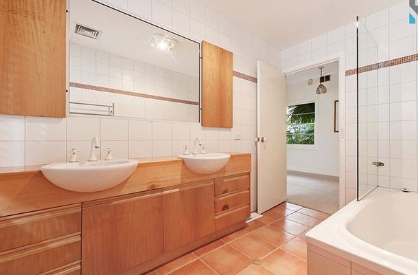 115 St Johns Road, Oaklands Junction
