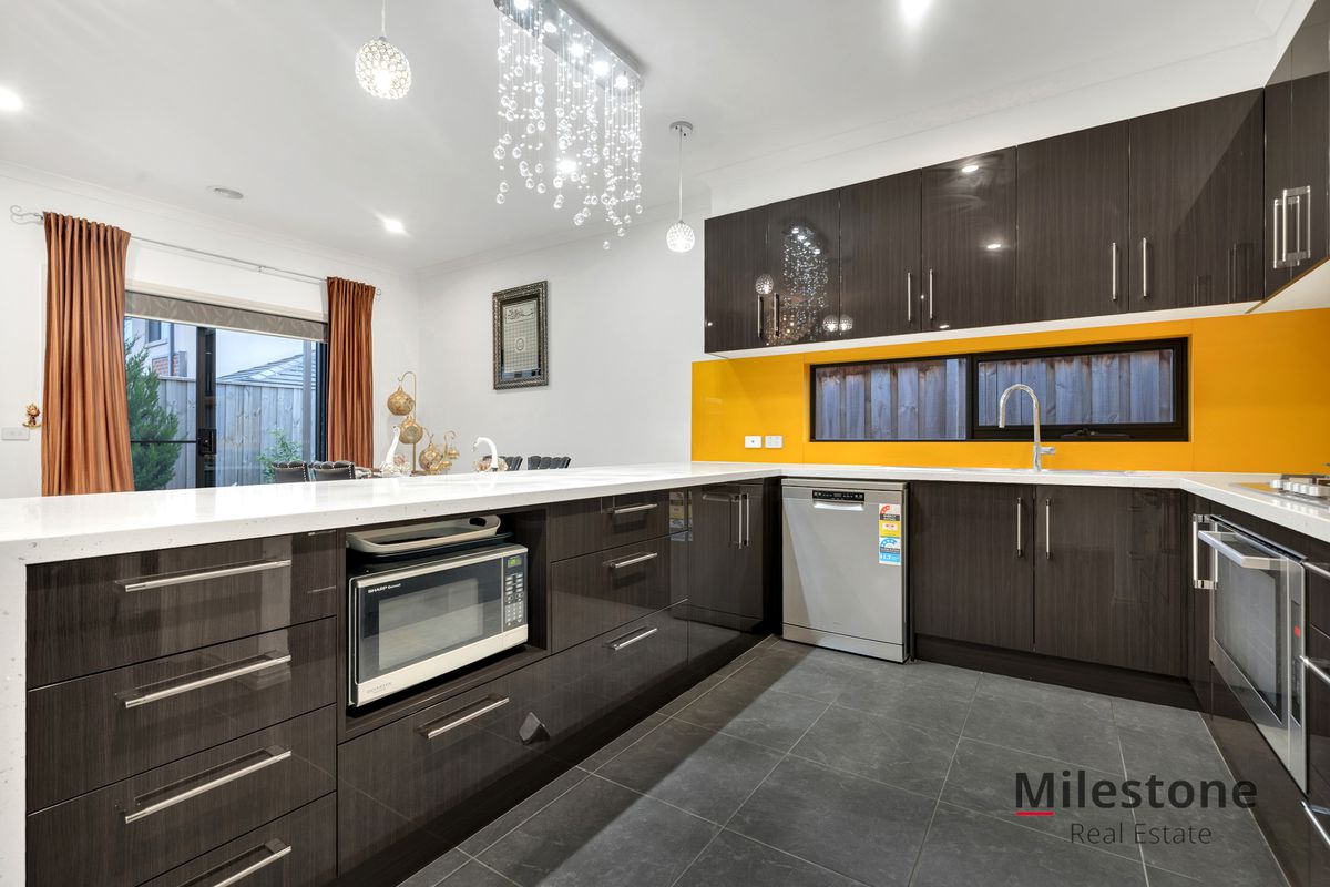 27 Cortajalla Avenue, Clyde North