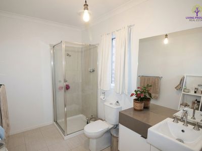 2 Ann Maree Court, Point Cook