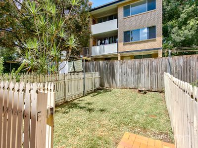 2 / 66 Junction Road, Clayfield