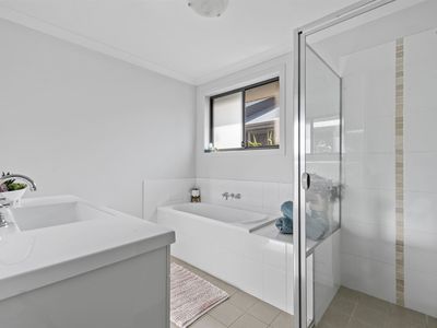 34 & 34A Gemini Way, Narrawallee