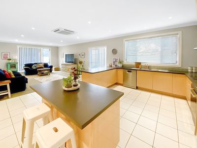 2 John Girdham Place, Forbes
