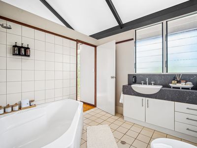 5 Birkdale Court, Marrara