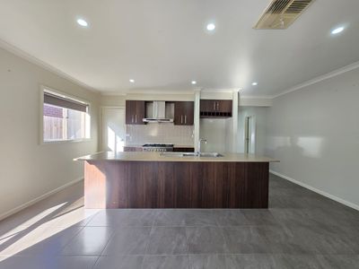 18 Spinifex Street, Point Cook
