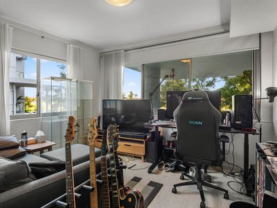 8 / 132 Terrace Road, Perth